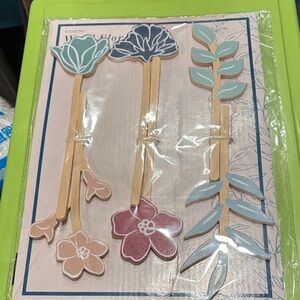 Floral 6 count Set with Wooden floral Stems